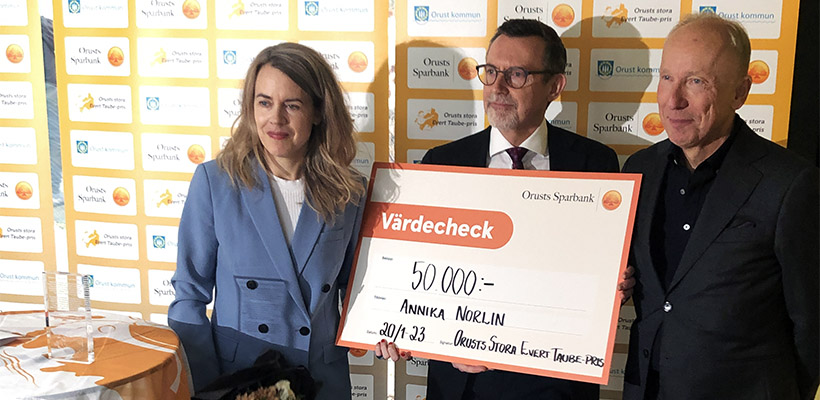 Annika Norlin tar emot Orusts stora Evert Taube-pris 2022